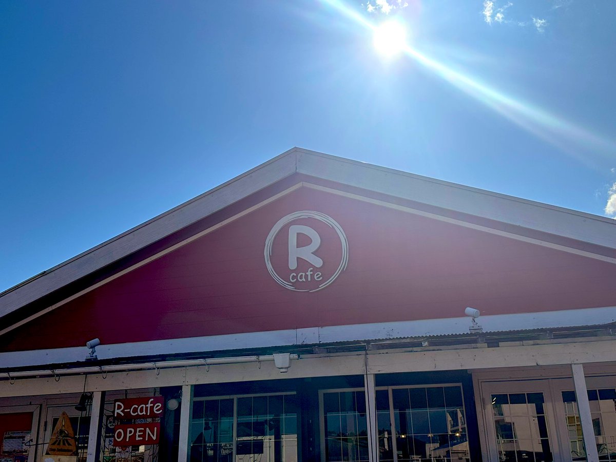 琵琶湖沿いのR cafe さんへ✨

パンケーキすごいボリューム🥞´-
美味しかった😋
ワンコOKやったから、ウチの子も連れて行ってあげたいな🐶