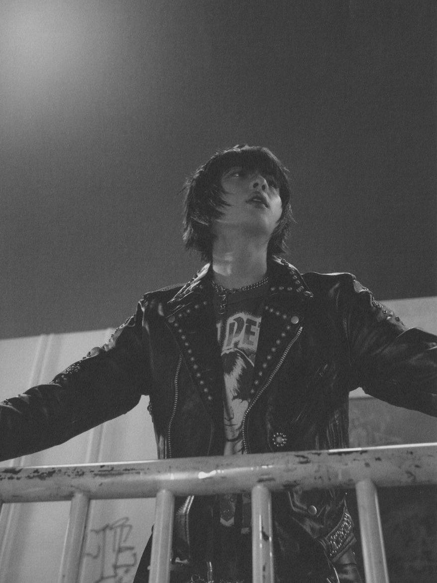 🖤🤍 (@jinmonochromes) on Twitter photo 