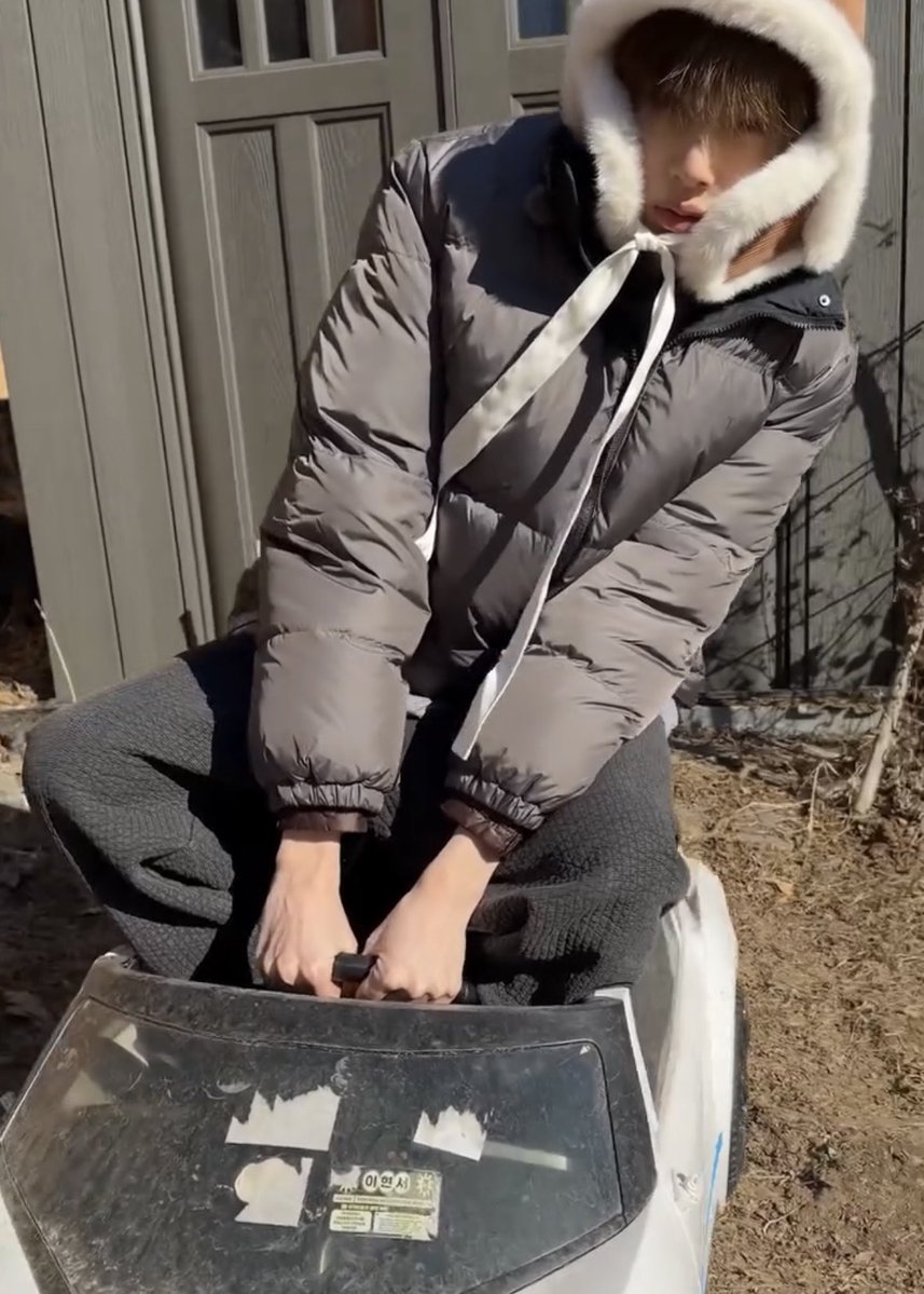 try13more's tweet image. 뭔 존만한 폐차로
야타족 스포츠카뚜껑열고달리기 존나드리프트 후진주차까지 다하네 표정은 또 존나심각하고 시발 진짜 그만웃겨라