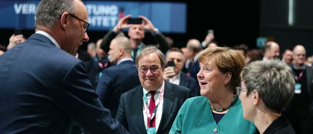 Mein Wort zum Sonntag.
Warum unser Land seit nunmehr 11 Jahren so hocheffektiv sowohl gesellschaftlich (Islamisierung) als auch wirtschaftlich (ÖKO-Sozialismus) ruiniert werden kann?!
Weil der mehrheitsgesellschaftliche Michel - insb. Westdeutsche - immer noch nicht zu blicken