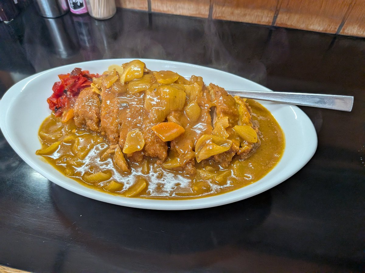 KTM053218's tweet photo. カツカレー🍛
具沢山で最高！ https://t.co/UGCiIAW7gy