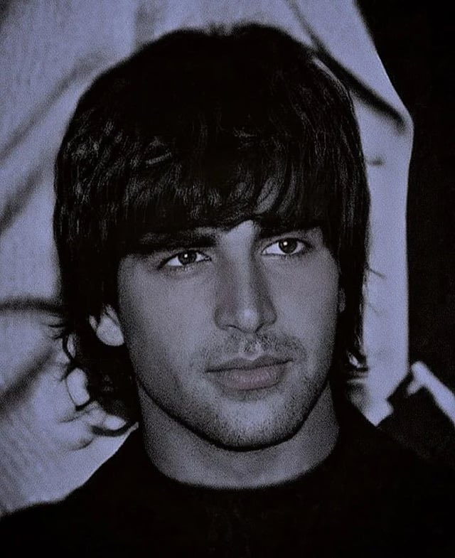 Only a mentally imbalanced person would troll Akshay Kumar for his looks 😂