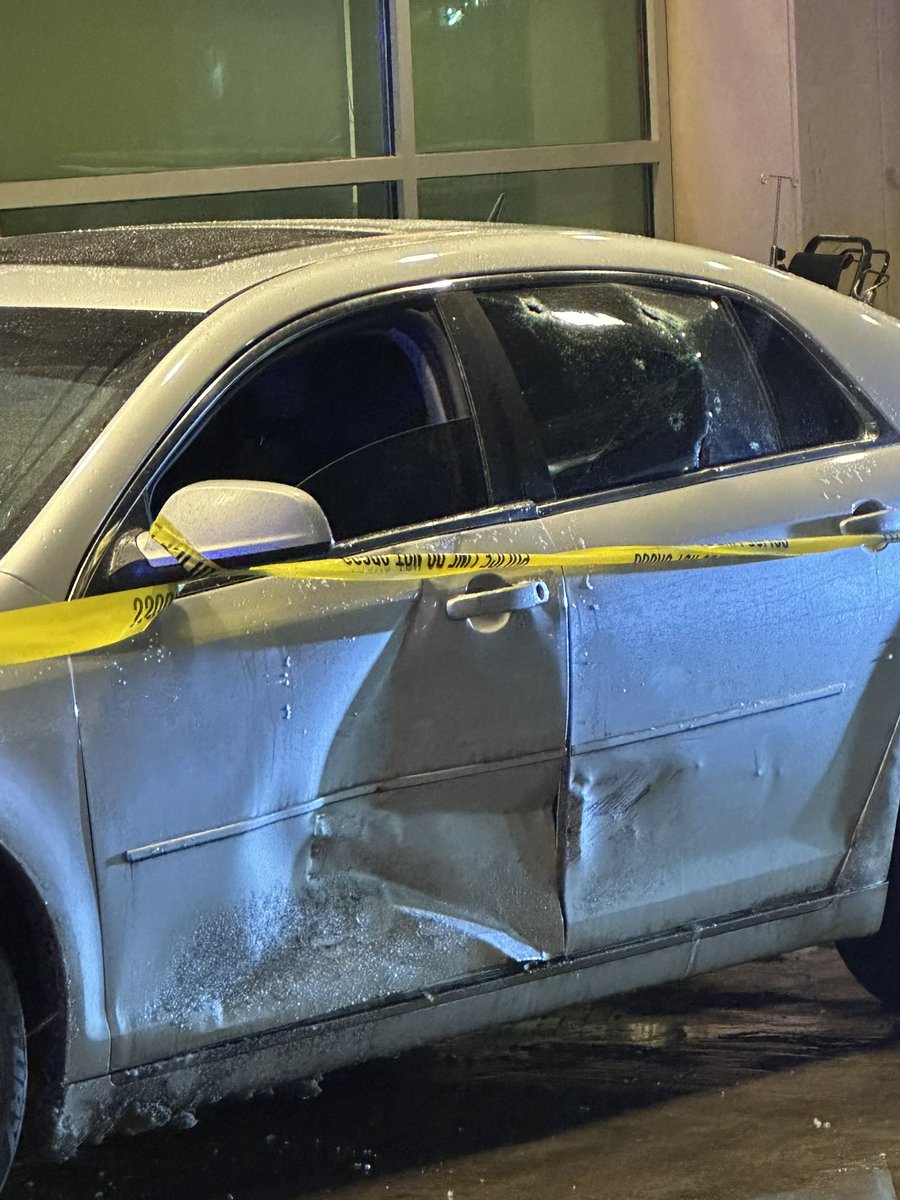 CCC_CrimeChaser's tweet image. I-57/Dan Ryan Exwy 
2 PPL SHOT 💥💥

Illinois State Police are investigating a shooting that left 2 ppl wounded overnight.

CPD &amp;amp; ISP responded to Comer’s Children’s Hospital 🏥 after the ER reported 2 walk-in gunshot victims.

A male &amp;amp; female, both in their 20s-30s, were inside