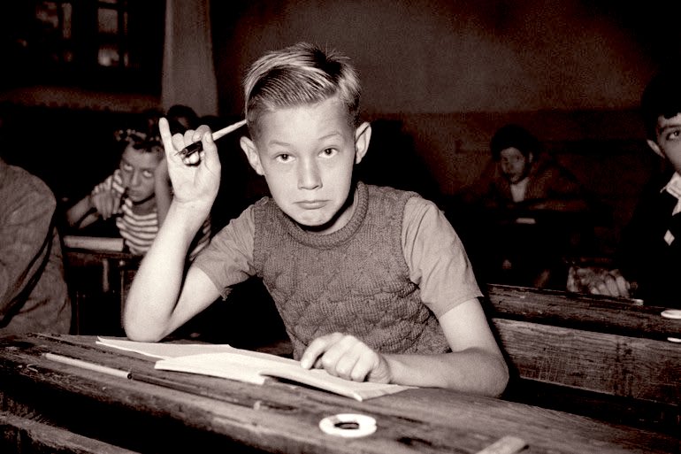 Est-ce que vous aimiez les dictées à l’école ?

Étiez-vous doués pour cet exercice ?