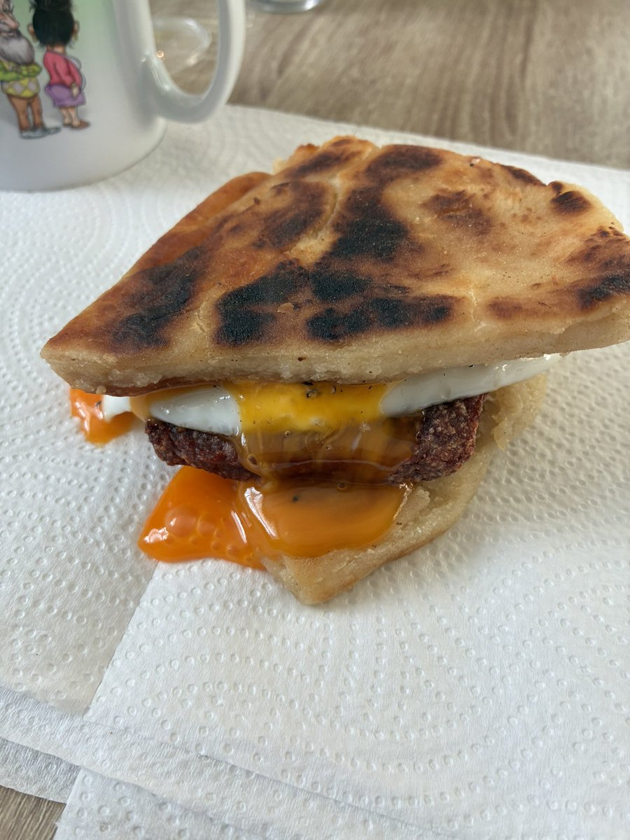 Niven and Lord Mac tweet media