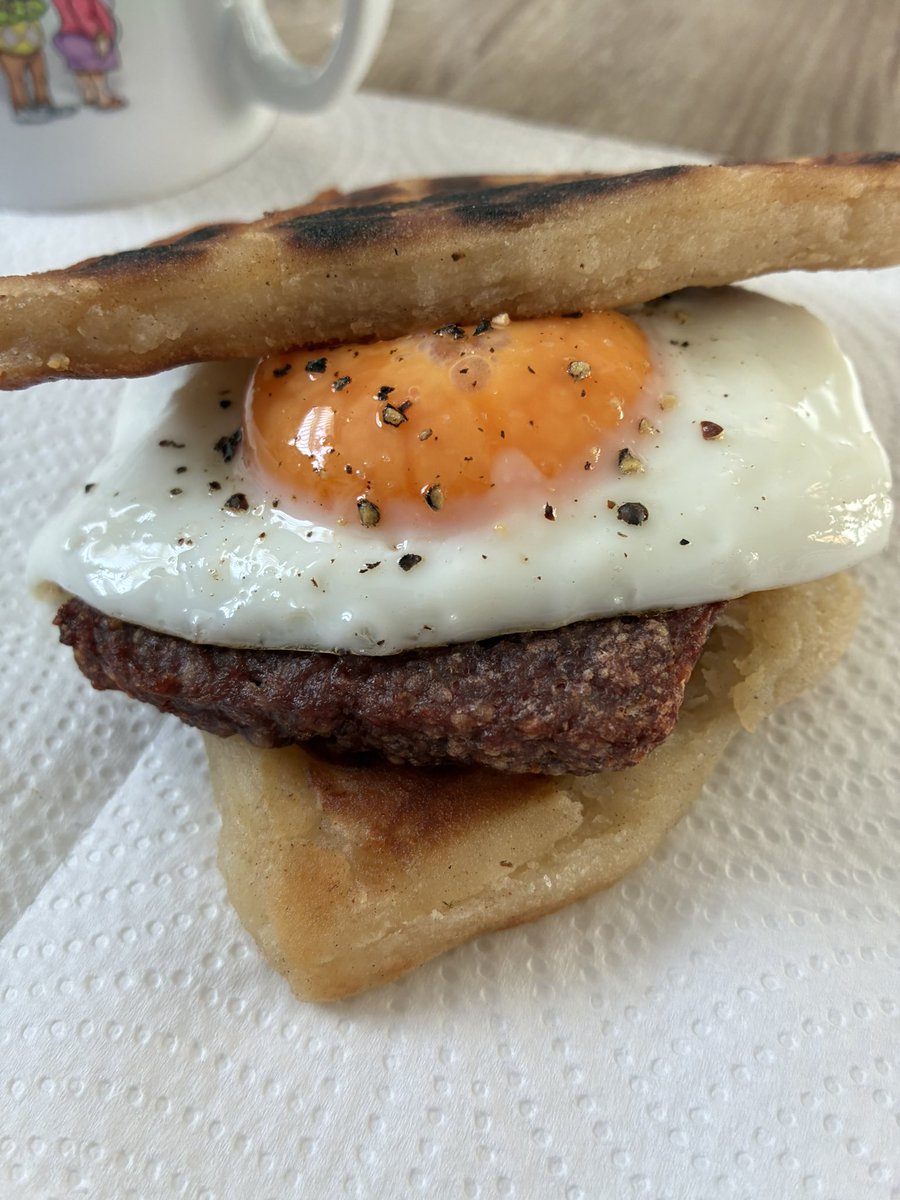 Niven and Lord Mac tweet media