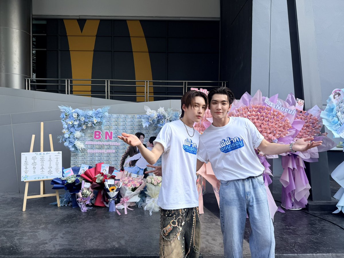 Bossckm_'s tweet photo. วันนี้คนมาหาเยอะมากๆเลยยย ขอบคุณที่มาซัพพอร์ตกันนะครับ ขอบคุณสำหรับของขวัญและฟู๊ดซัพพอร์ตนะครับทุกคน ❤️🫶🏻
CrazyLove-MooMoo Worship
#บวงสรวงพี่ฟากชอบเธอมู่Xบอสโนอึล https://t.co/Nisbqb8CnF