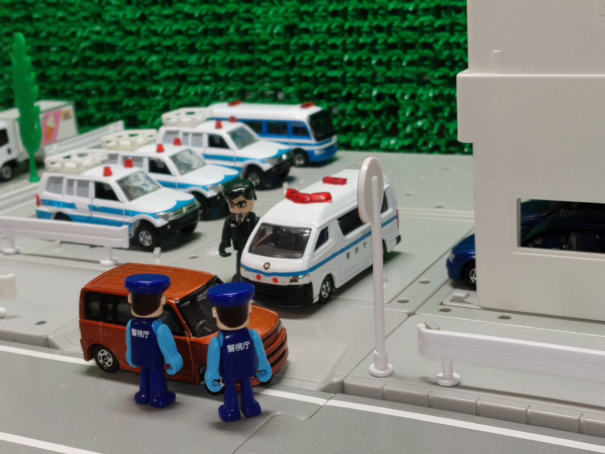 mika_tmc110's tweet photo. トミカで色んな警察署

#トミカ
#トミカタウン https://t.co/zh9cxTkD71