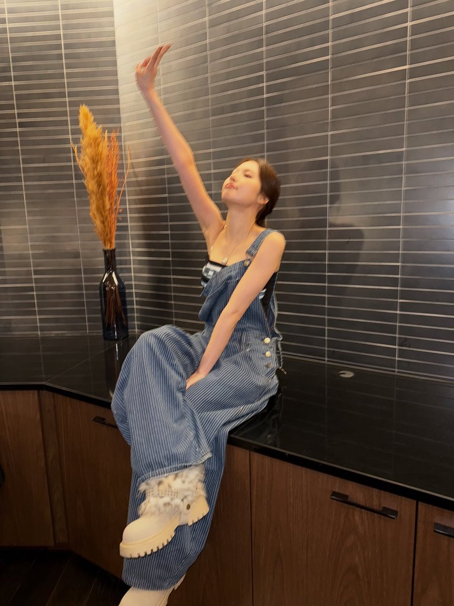 𝐊𝐀𝐓𝐇𝐀𝐑𝐈𝐍𝐀 𝐇𝐀𝐖𝐓𝐇𝐎𝐑𝐍𝐄. tweet media