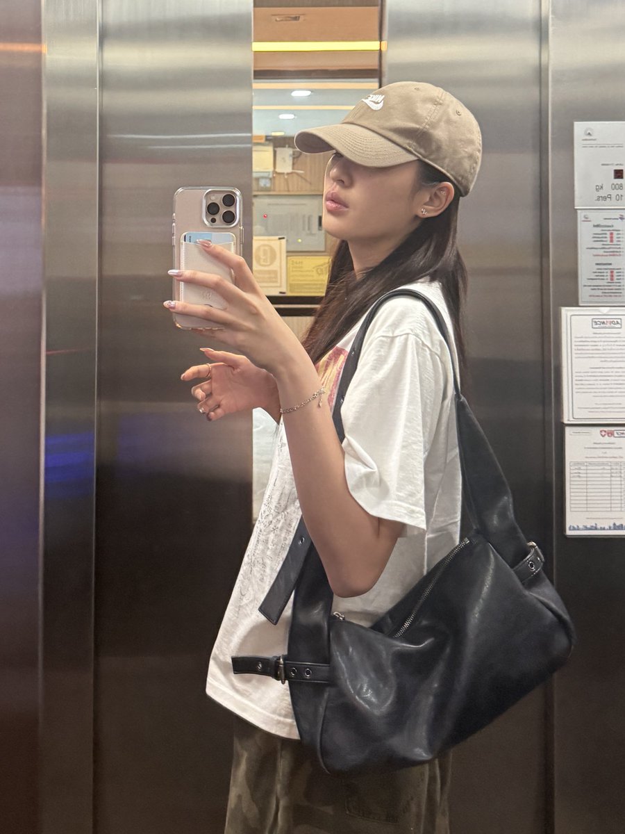 Lilly_ladapa tweet media