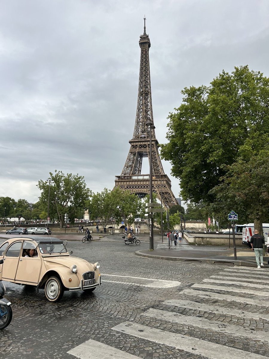 mєdoşᥫ᭡ tweet media