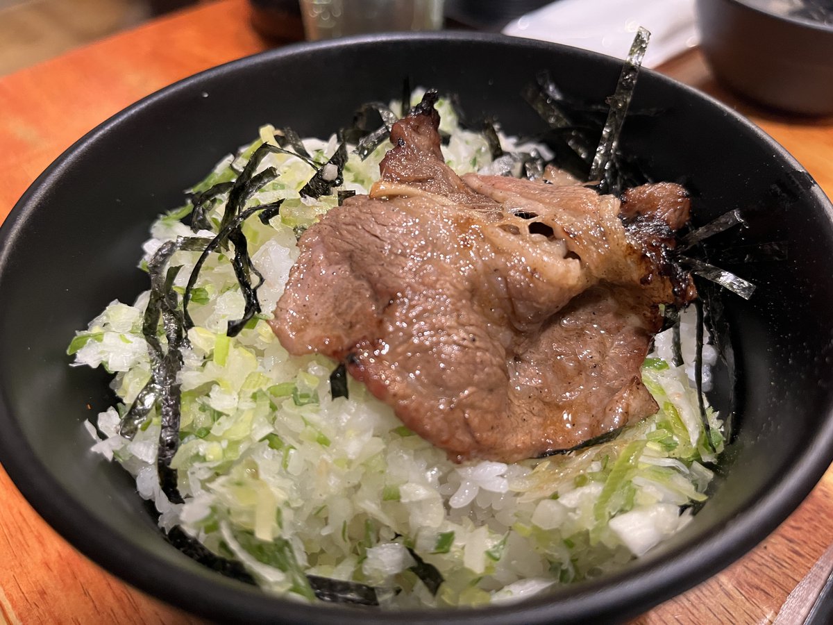 ただいま、焼肉中でございます。