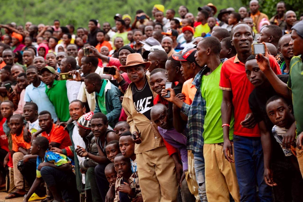 HBwM2ScWsAAS0qB?format=jpg&name=large