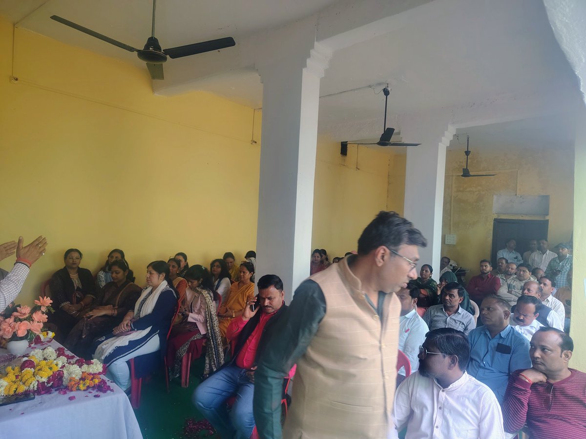 #JusticeForTeachers
<a href="/PMOIndia/">PMO India</a> 
<a href="/PMOIndia_RC/">PMO India : Report Card</a> 
<a href="/dpradhanbjp/">Dharmendra Pradhan</a> 
<a href="/CMOfficeUP/">CM Office, GoUP</a> 
<a href="/Aamitabh2/">Amitabh Agnihotri</a> 
<a href="/AmarUjalaNews/">Amar Ujala</a> 
<a href="/Live_Hindustan/">Hindustan</a> 
<a href="/bstvlive/">भारत समाचार | Bharat Samachar</a> 
<a href="/DrDCSHARMAUPPSS/">Dr Dinesh Chandra Sharma</a> 
<a href="/DraupdiMurm/">India president Draupadi Murmu</a> 
<a href="/anandibenpatel/">Anandiben Patel</a> 
<a href="/jayantrld/">Jayant Singh</a>
टीईटी अनिवार्यता से शिक्षकों को मुक्त कीजिए।