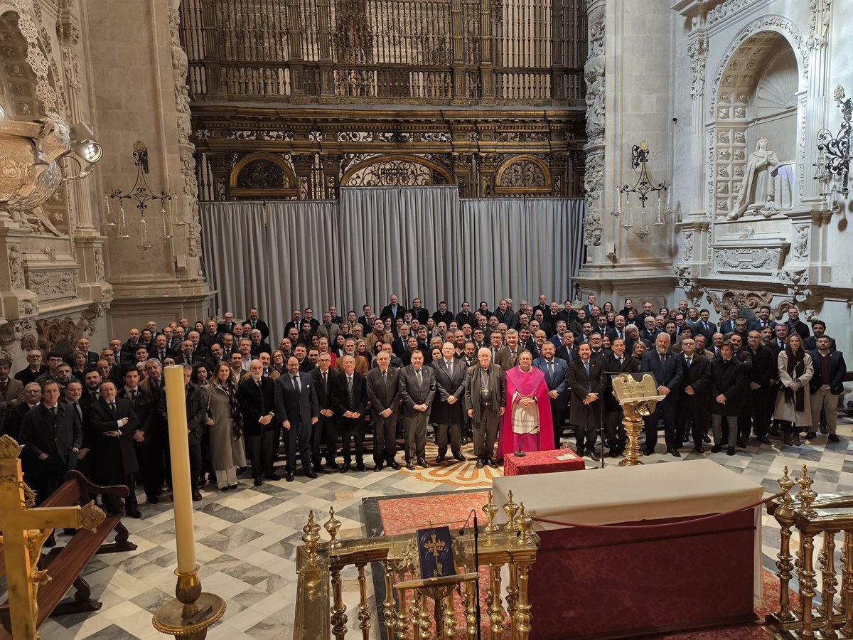 PasionDHoficial's tweet photo. En el día de ayer, nuestra hermana mayor, Dña. María del Rocío Sánchez Sánchez, asistió al retiro de Cuaresma para hermanos mayores y miembros de consejos de hermandades organizado por la Delegación Diocesana de Hermandades y Cofradías. https://t.co/QzqKuvBqcP