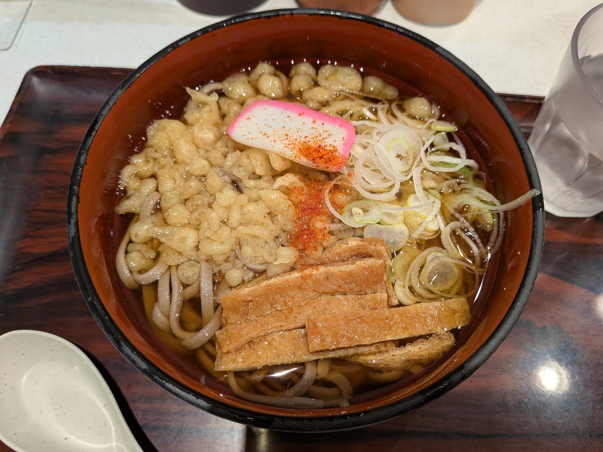 何か今日はデブに向かっているような気がする…
7:00　普通に朝飯（米飯）
10:00 八戸駅の立ち食い蕎麦
14:50 走った後のおにぎり１個
16:50 盛岡駅の立ち食い蕎麦
21:00 頃 晩酌開始予定…
ブヒー🐖🐖🐖
