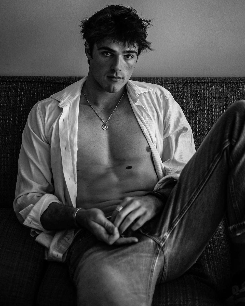 Hourly Jacob Elordi Fan Account (@hourlyjacobe) on Twitter photo 