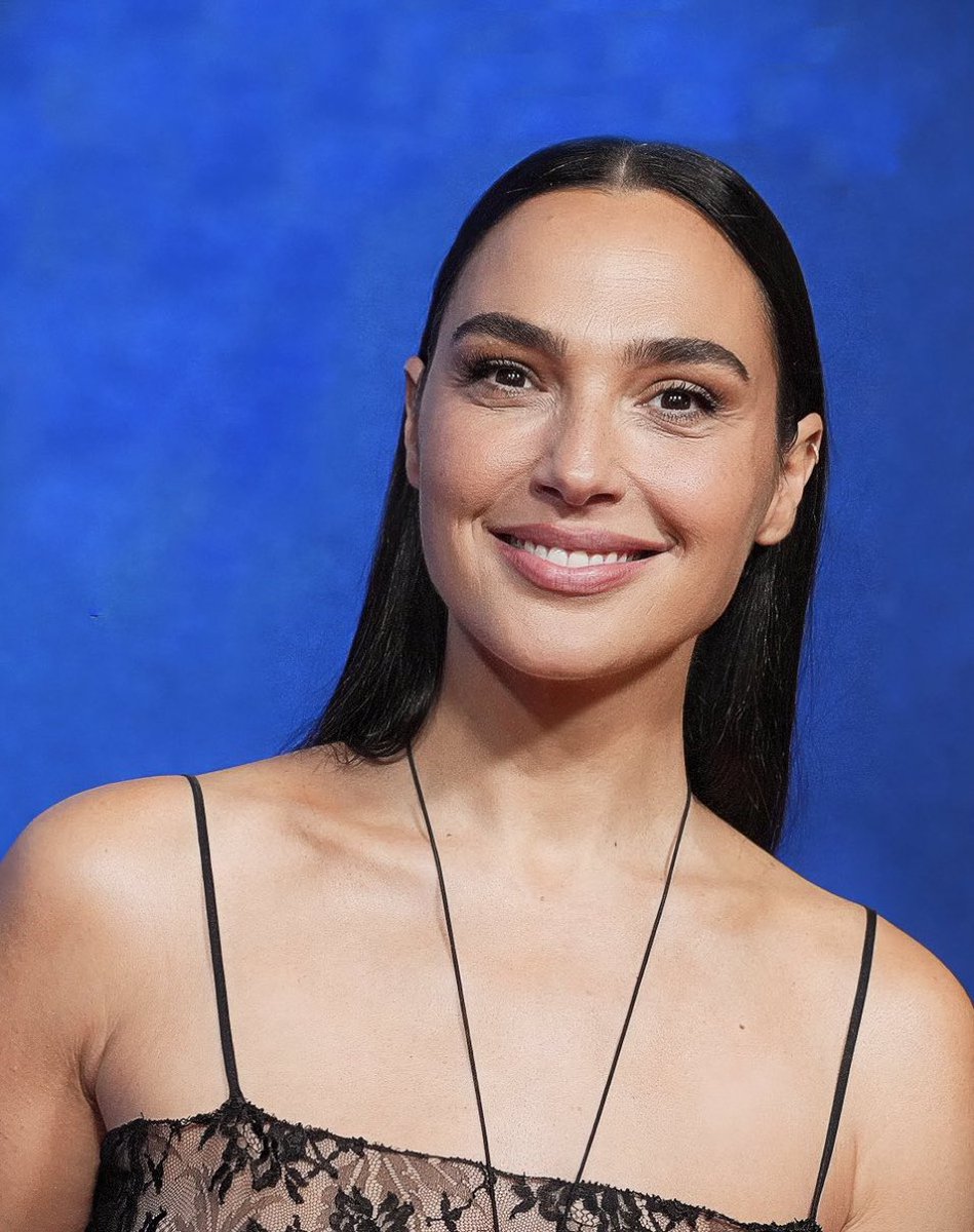 _Galgadot6's tweet photo. Sunday morning 🌞🌞 https://t.co/fXZEnC2NiD
