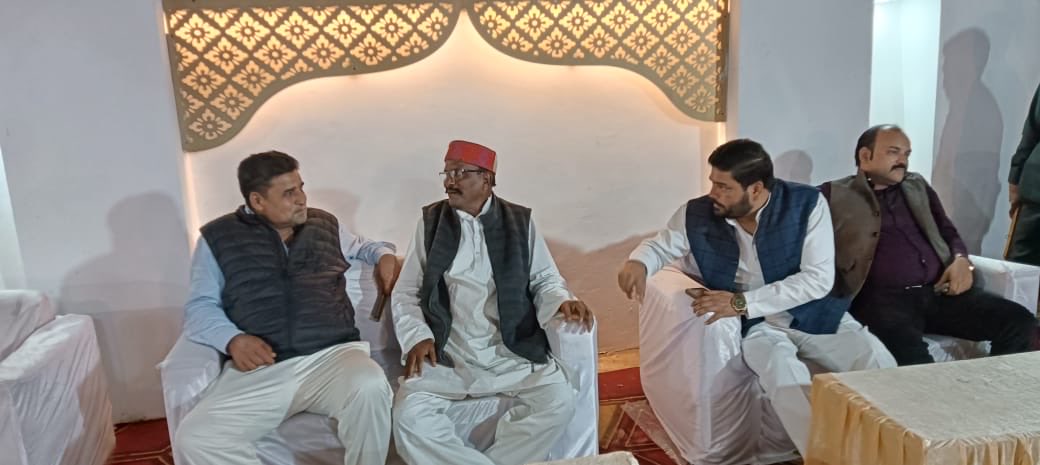 ShabbirMLAbrh's tweet photo. क्षेत्र की शादी समारोह में।

@samajwadiparty 
@yadavakhilesh 
@shivpalsinghyad 
@dimpleyadav 
@MPDharmendraYdv https://t.co/bekoloGLNP