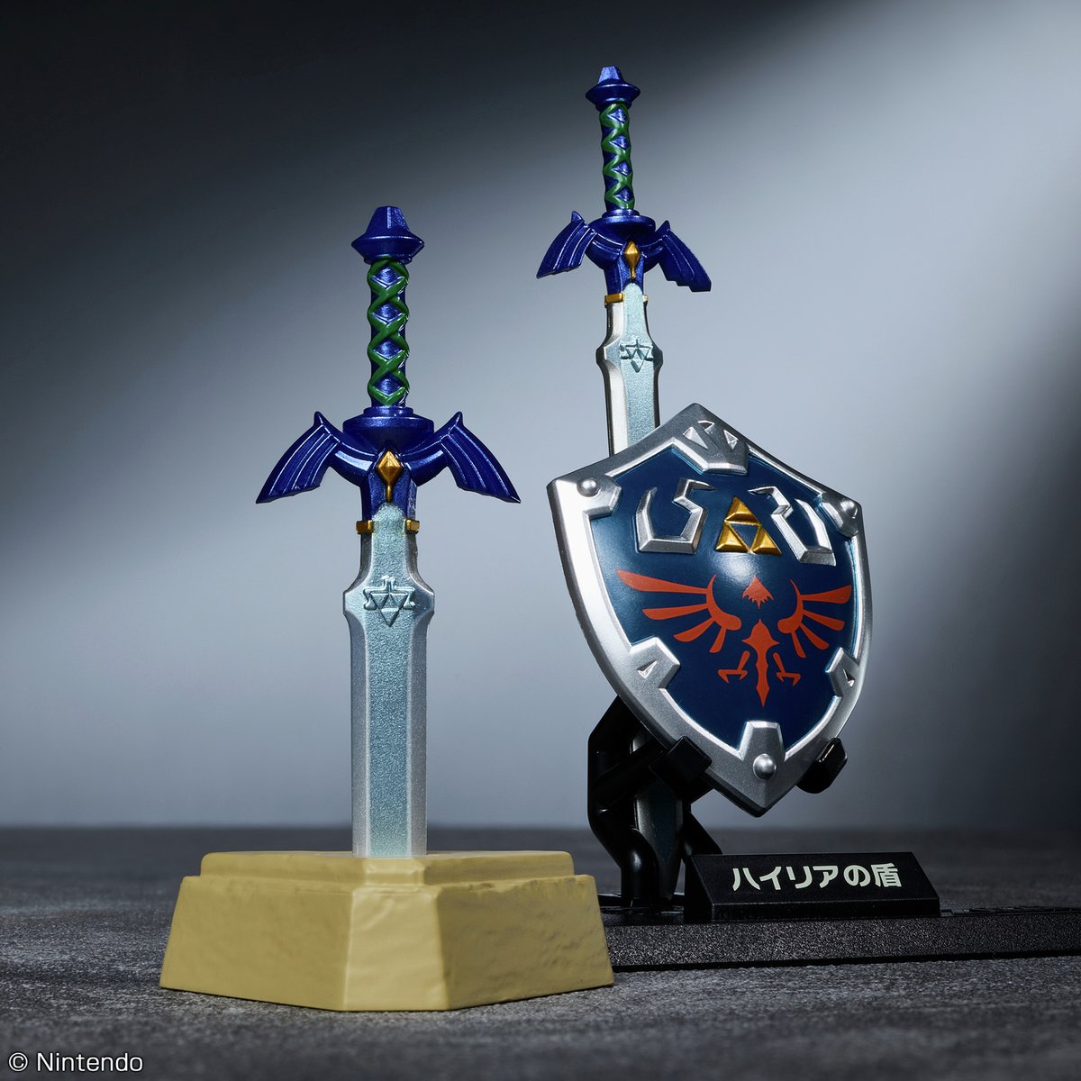 【🔔まもなく発売🔔】

◤￣￣￣￣￣￣￣￣￣￣
📅2月23日(月) 発売
『ゼルダの伝説 ウェポンコレクション』
＿＿＿＿＿＿＿＿＿＿◢

#ゼルダの伝説 の食玩が明日から発売‼

ラインナップは全9種。
手のひらサイズに凝縮された精巧な造形をぜひお手元に。

詳細👉bandai.co.jp/candy/products…
#Zelda