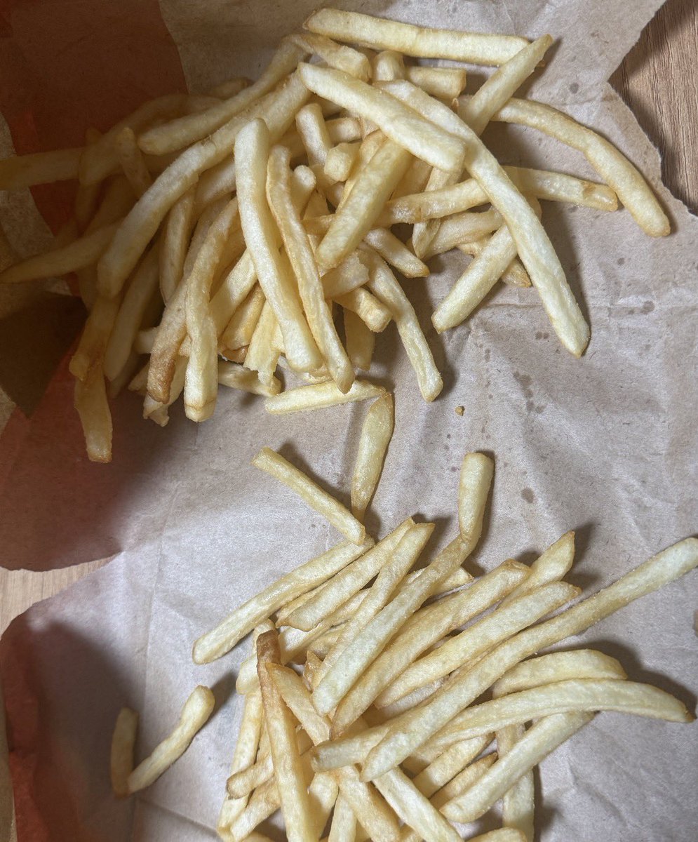 저는 감튀먹다보면 말랑이를 먼저먹는데

말랑이랑 바삭이 중 어떤게 더 좋으신가요😆