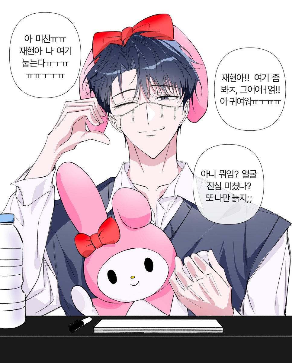 #데못죽
현깅이 팬싸...그리면서도 괜히 낯가림