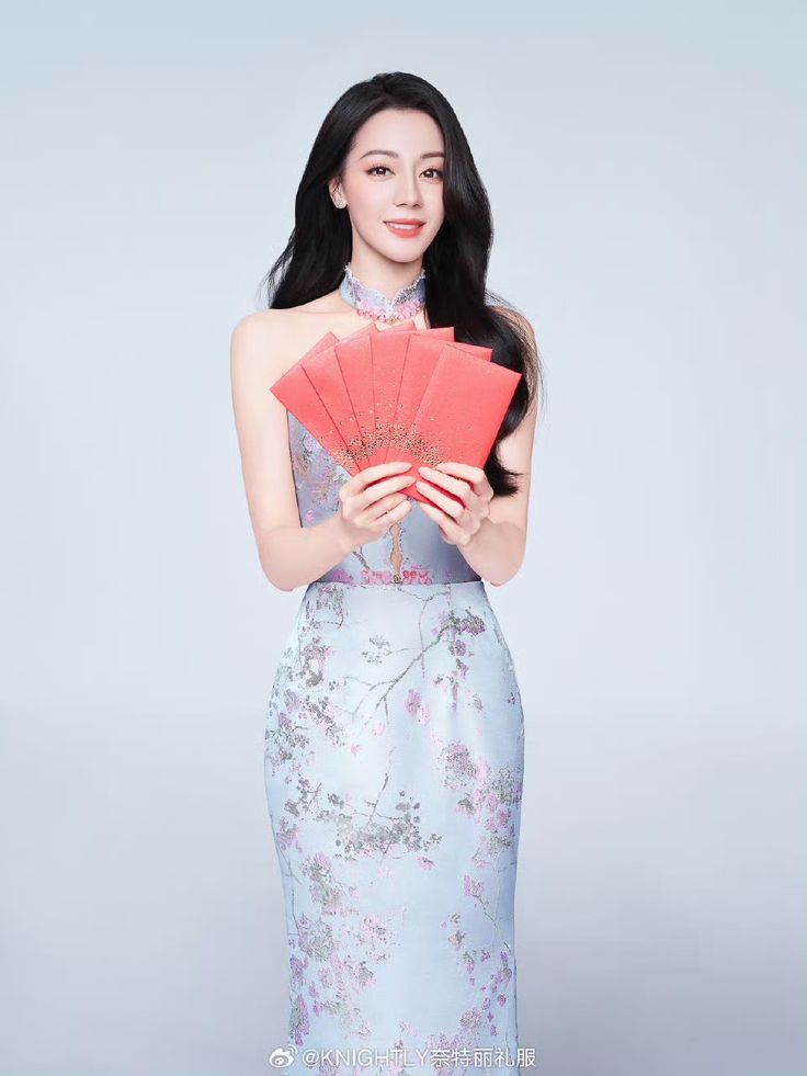 dilraoba's tweet photo. @ejwards Xin Nian Kuai Le, didi!! Ciee ciee finally akhirnya bisa keterima di HSC yah, baru masuk udah langsung dapat angpao nih. Jiejie, juga ikutan mau bagi angpao buat kamu yah, sebagai tanda awal modal buat hidup di HSC yang penuh lika-liku nya 🤭🧧 https://t.co/ZZ5hbmhJgo