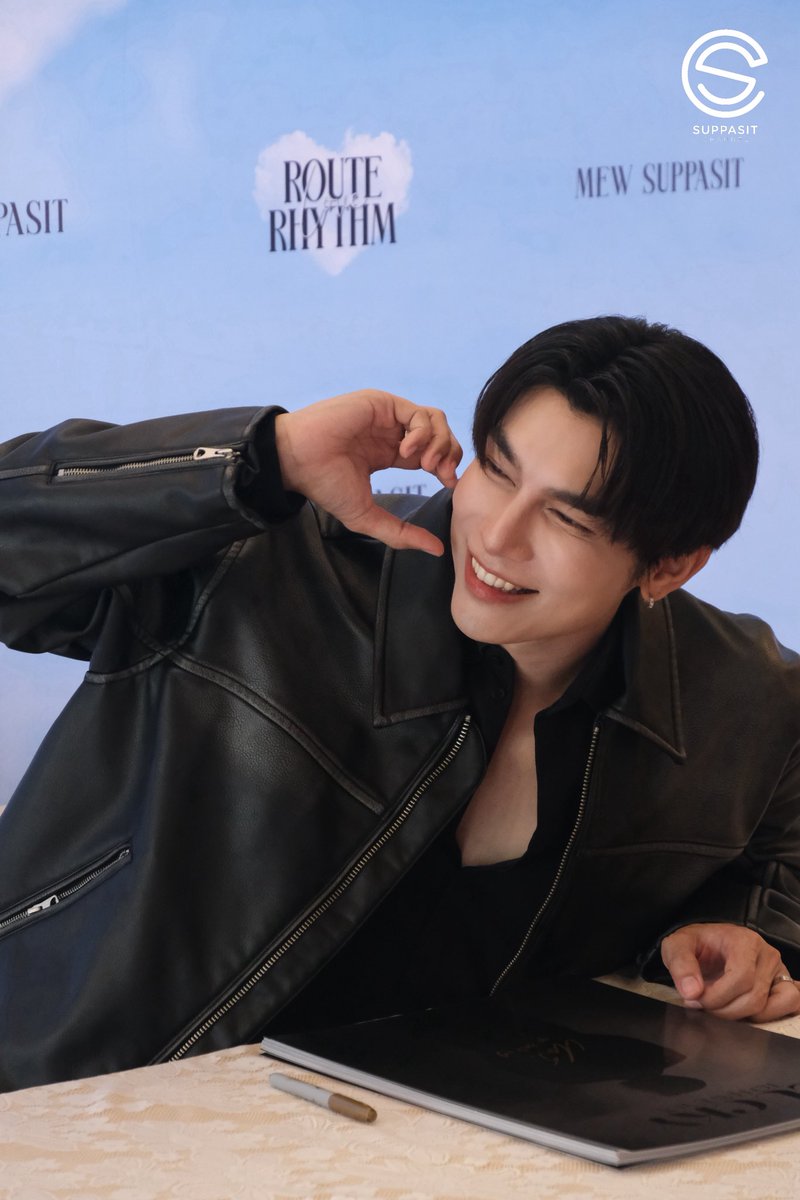 SolSkipperCo's tweet photo. 🥺🤏🏻💖✨

MEWLION DIAMOND DINNER

@MSuppasit 
#MewSuppasit 
#DiamondMewDinner https://t.co/3stElnjj0Y