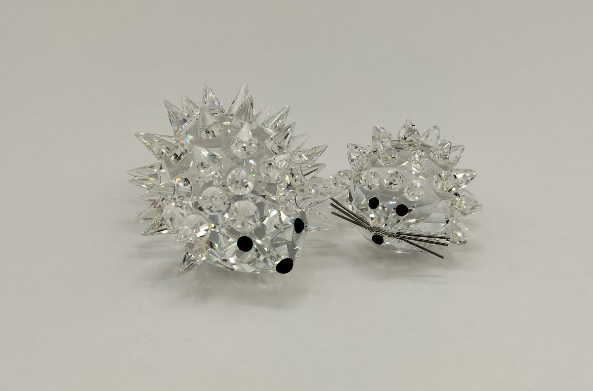 スワロフスキーのハリネズミの親子の置物販売中です🦔✨️ 一点もの