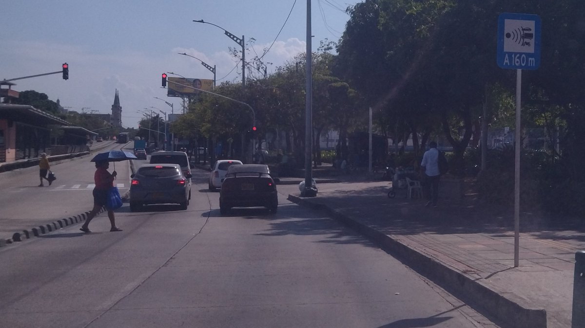 Señores <a href="/TransitoBaq/">Secretaría de Tránsito de Barranquilla</a>, hemos aplaudido algunos cambios viales, así como pedimos el cambio en la cordialidad con cra 19 y 20 para dejarla en un solo sentido, al igual hacer un retorno de la 49b en la 80 a la 49c.
Es absurdo que pongan cámaras en la Av Murillo
¿Quien se beneficia?