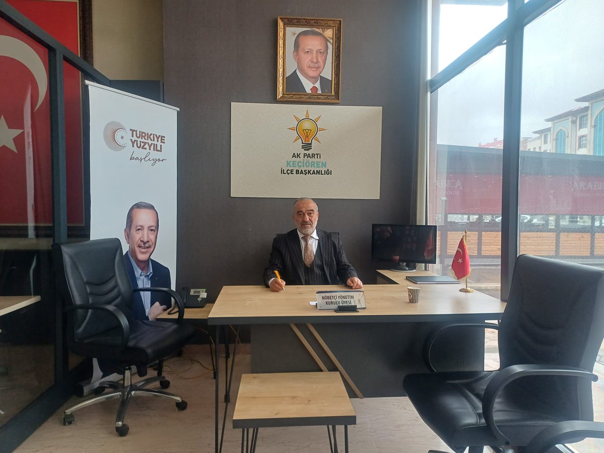 İlçe Başkanlığımızda bugünkü nöbetçimiz; İlçe Yönetim Kurulu Üyemiz Yavuz Bağönü 

Çayımız taze, ☕️ teşkilatımızın kapısı herkese açık, bekleriz. 😊 

İletişim⬇️ 

AK Parti Keçiören İlçe Başkanlığı
☎️ 0 312 338 21 11 

📍 Şevkat Mahallesi Cumhuriyet Caddesi No: 8/B Keçiören