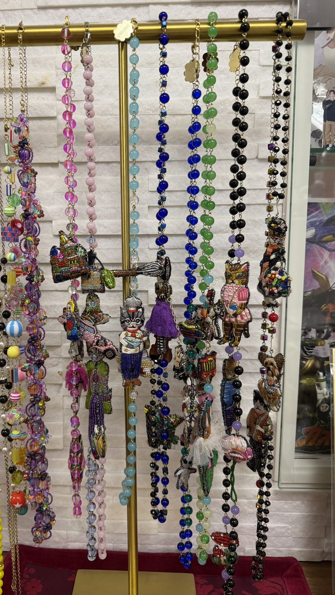 今日は2月22日で猫の日🐱 犬派でネコちゃんは飼ったことないのですが