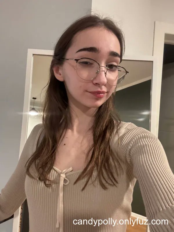 onlyfansdiaryyy's tweet photo. Candy Polly - https://t.co/mFQxnz4oYt

#candypolly #glassesgirl #teenagersgirls #maloum https://t.co/mk9wAGrzcD