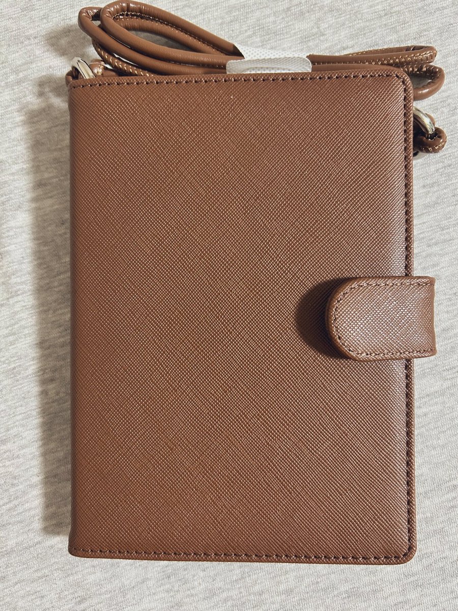 3月納品予定だったロイヤルファミリー馬券ケースが少し早めに到着