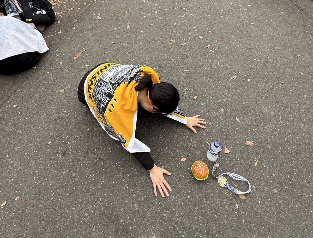 코베니 코스프레하고 오사카에서 42.195km 풀 마라톤을 뛰었어요..