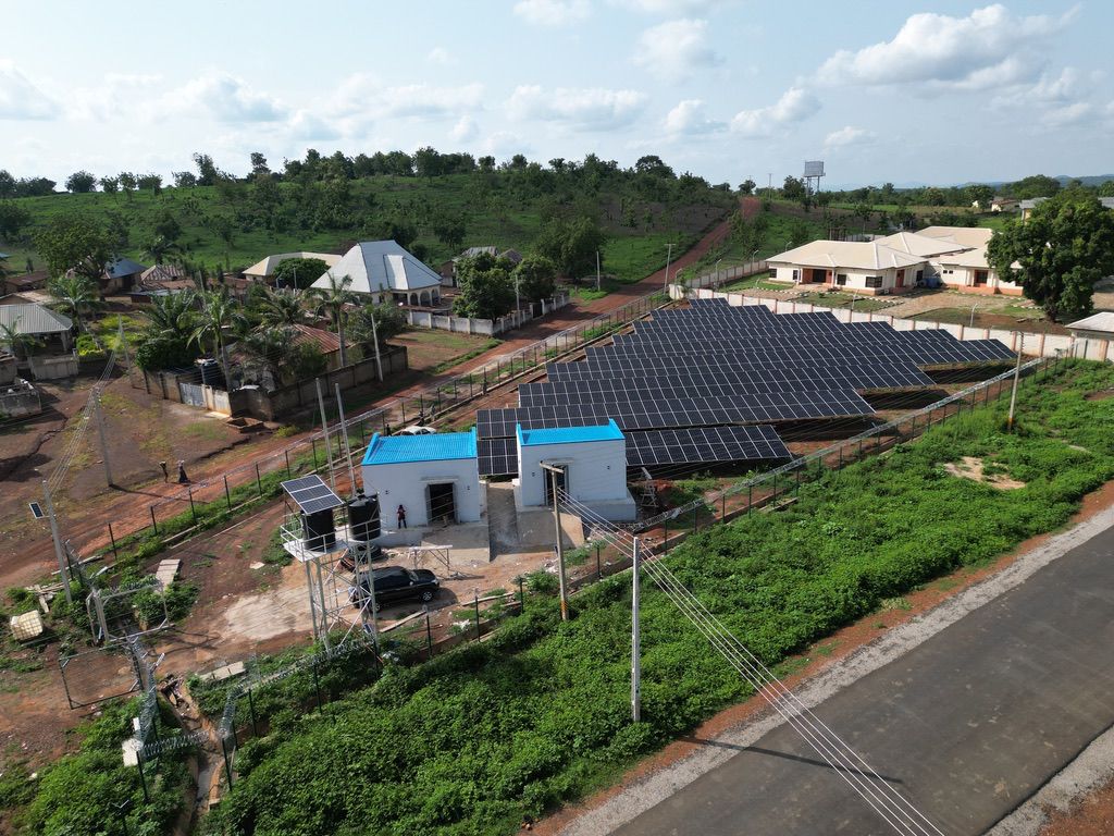 <a href="/Vandacech/">O.J</a> Bro visit Rubochi, in years we've never had a single electric pole there, but Tinubu came in and commissioned a solar project for us.
About 80% of houses now enjoy 20hours free electricity.
Funny enough the current chairman is PDP.
But he's been sent home with his candidate.