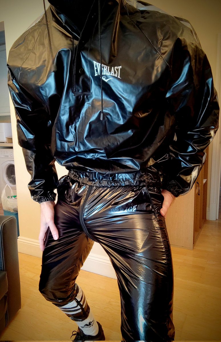 Nylon_UK9's tweet photo. Sunday in shiny black.
Do you like the combination? @aasssoxx_pl nylon and PVC Everlast top 😈
.
. https://t.co/kw016ocQdP