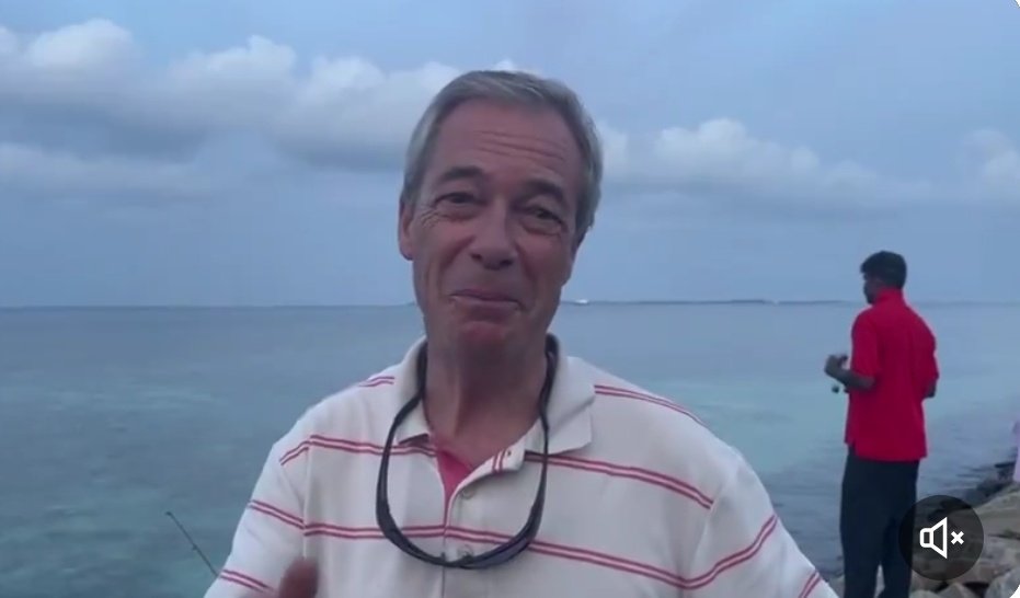 Here I am having a holiday while lying about the government stopping me going to the Chagos Islands, where nobody can go without a permit. Still, who needs facts when your followers are thick and gullible?