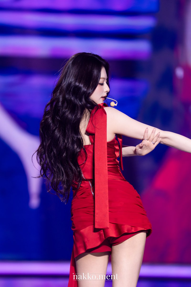 곧 만나자!
260131 나우투모로우 나경 HQ
#fromis_9 #프로미스나인 #이나경