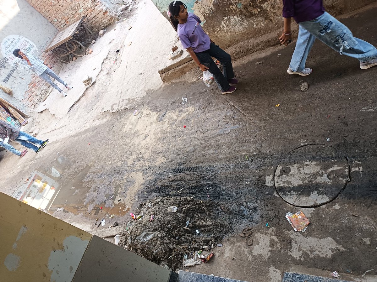champion01111's tweet photo. माननीय @cmohry, @MunCorpGurugram
दीपक पीजी, गली नं.11, सेक्टर 21, गुरुग्राम में सीवरेज की मरम्मत के एक सप्ताह बाद भी गंदगी साफ नहीं हुई। क्षेत्र अस्वच्छ है। कृपया शीघ्र कार्रवाई करें।
#Gurugram #Sanitation https://t.co/6QZwkd5ZwN