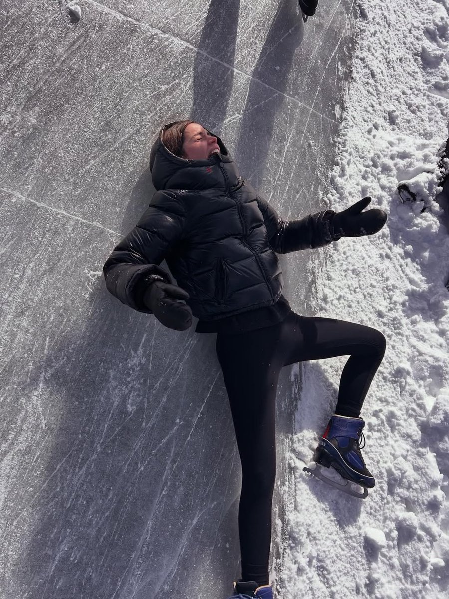 Moja głupia żona wywaliła się na łyżwach a ja jej nie pomogłem, bo jej nienawidzę