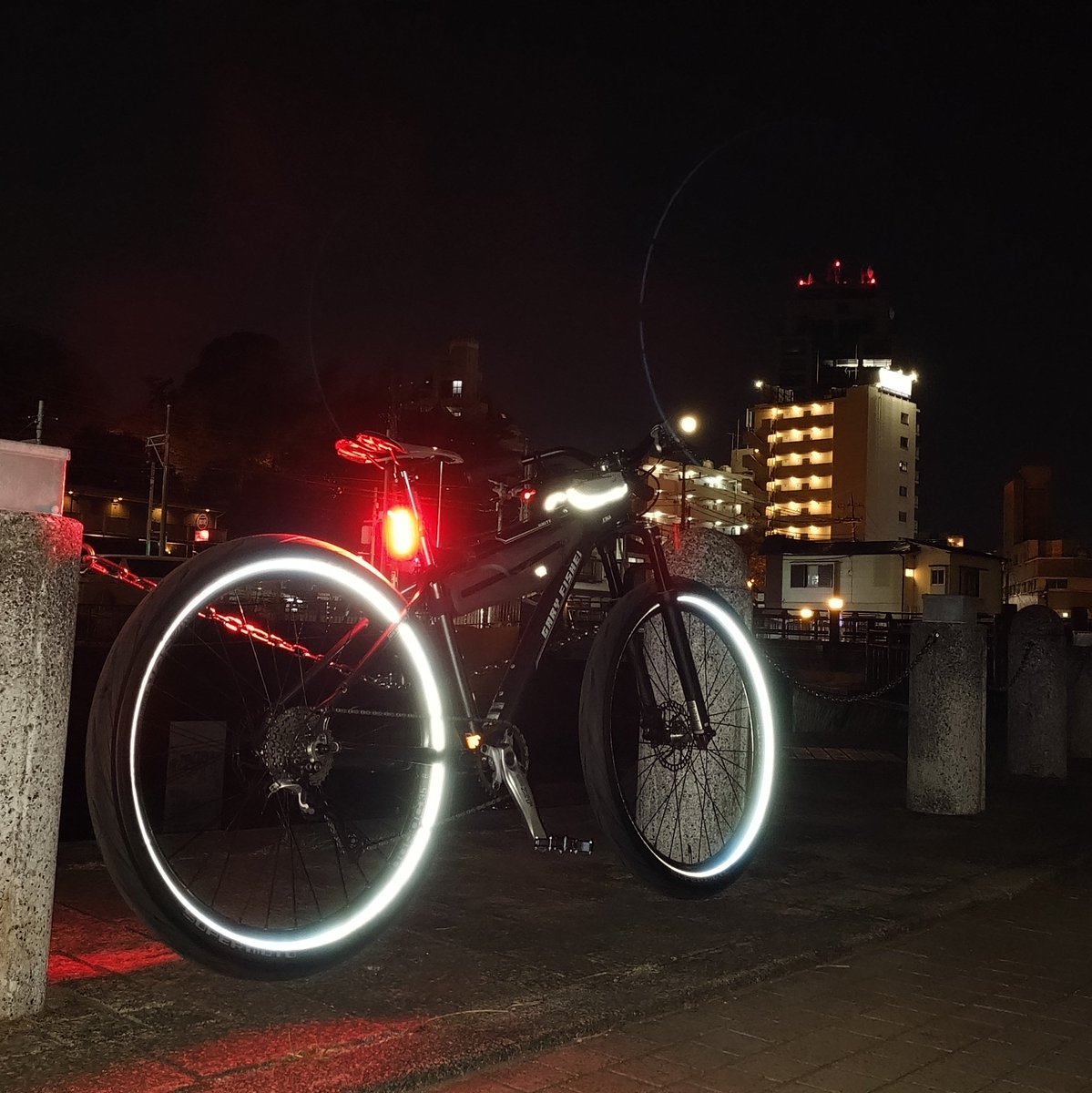 aorikaze's tweet photo. ナイトライダー
ほんの数キロ走っただけ。
#GaryFisher #KAITAI #クロスバイク https://t.co/7XoKnTlo9C