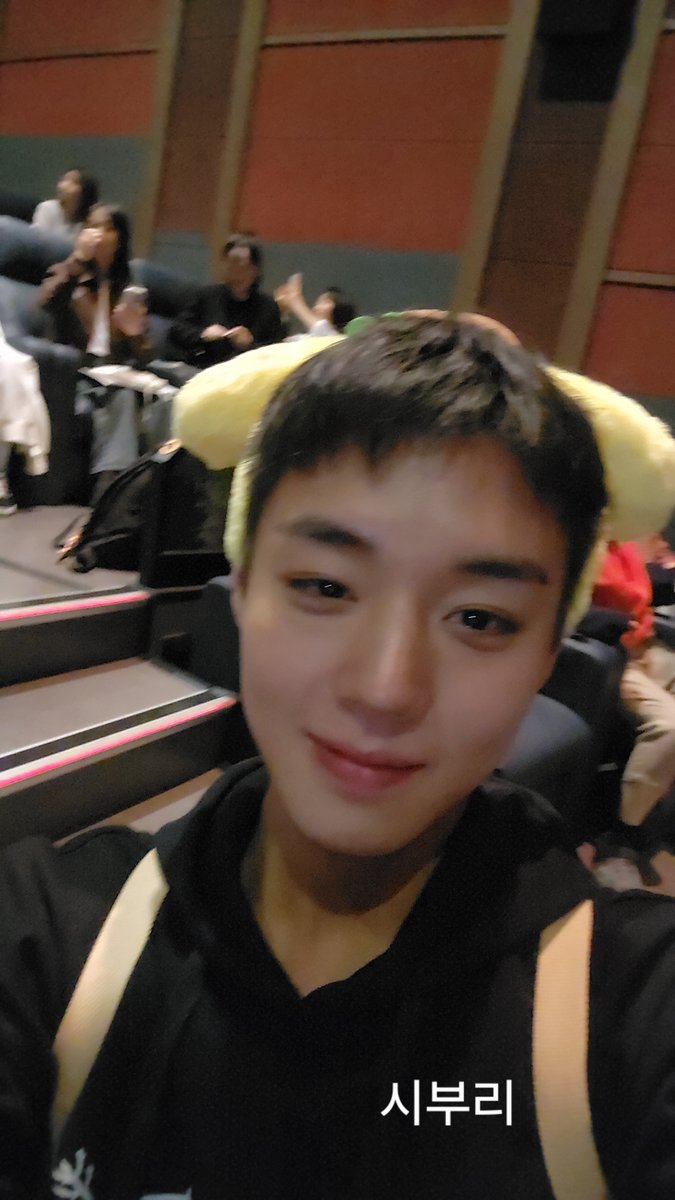시부리 tweet media