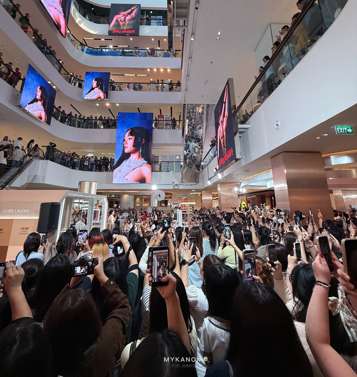 คนมาหาพี่ซีเยอะมากกกกและสิ่งที่ดีใจมาก ๆ คือ คนผ่านไป ผ่านมาถามว่าใครมา พอบอก…น้องซี ทวินันท์ แล้วทุกคนรู้จัก🥹🩵🌊 รักเลยแหละ

STAY IN SEA TAWINAN

#sea_tawinan <a href="/Sea_tawinan/">Inthu, Tarotist | ปิดรับดูดวงชั่วคราว (ลาพักใจ) 🔮</a> 
#EsteeLauderxSeaTawinan