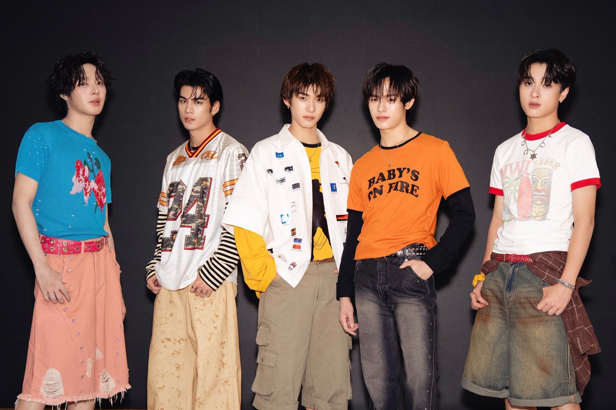 พบกับ “ตี๋ตี๋” “ป๋อ” “เวฟ” “นอร์ท” และ “อ๊อตโต้” นักแสดงจาก “ด้วงกับเธอ Duang With You Series” ได้ในงาน Duang With You : Busking 🎨🎸

DUANG BUSKING WITH YOU 
#BuskingDuangWithYou  
#ด้วงกับเธอEP4