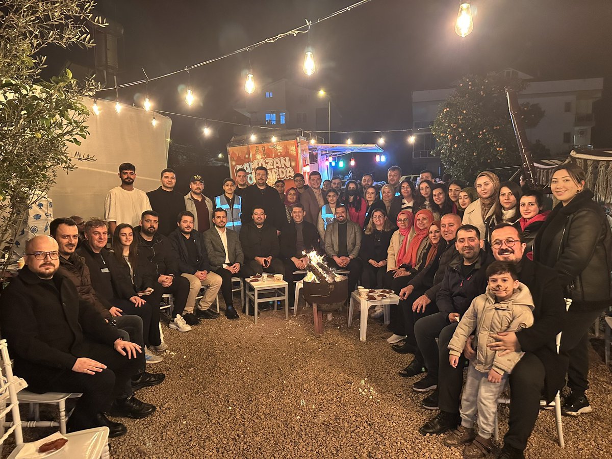 📍Antalya/Kemer

Antalya Gençlik Kollarımızın geleneksel hale gelen “Ramazan Yollarda” aracının bugün ki durağı Kemer’di.

Bu güzel program için İl Gençlik Kolları Başkanımız Niyazi Alkan ve yönetimine teşekkür ediyor, kolaylıklar diliyorum.

<a href="/avyusufibis/">Yusuf İBİŞ</a>