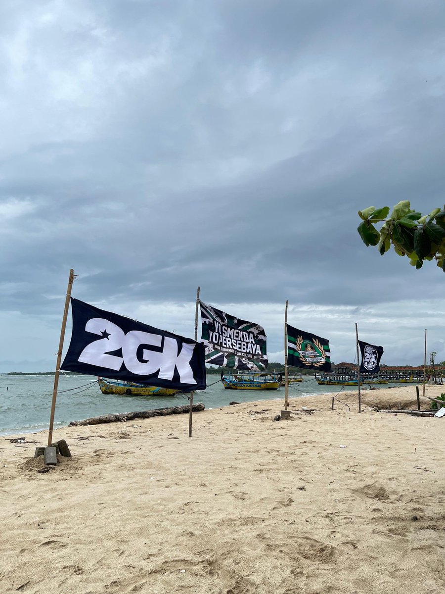 "KUNJUNGAN INDUSTRI JEP(A)RA"

<a href="/persebayaupdate/">Official Persebaya</a> tapi maenmu koyok gatel 

#smekdaliar
#patuabois
#yosmekdayopersebaya