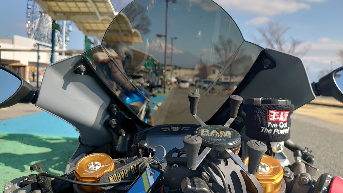 ざわちん tweet media