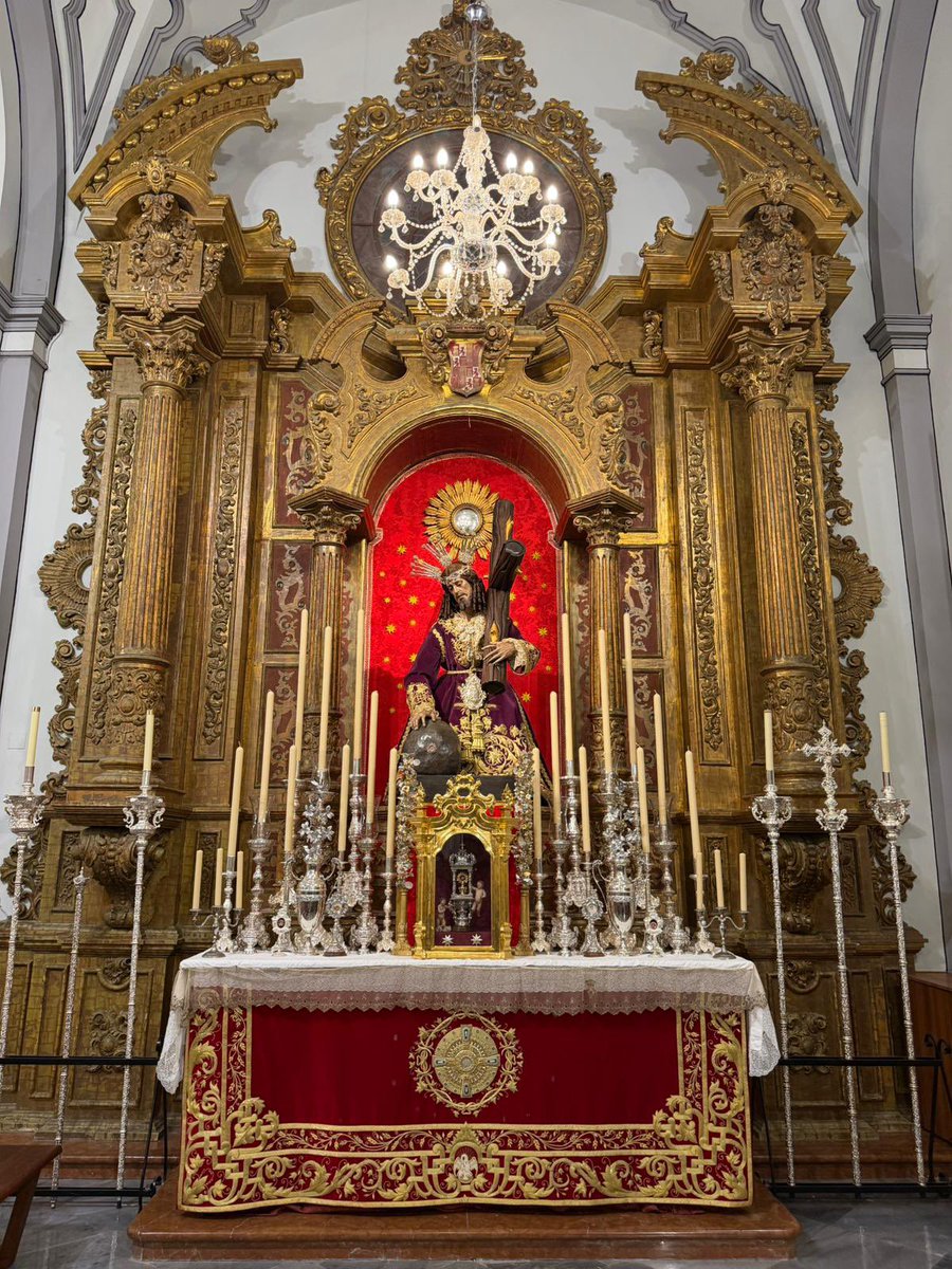 Con motivo de los cultos de reglas en honor de Jesús Nazareno en su segunda caída , nuestra Hermandad  Sacramental ha dispuesto, a falta de flores, este altar efímero. 

El próximo sábado 28 de febrero, la imagen del Señor presidirá el rezo del Santo Vía-Crucis. 

#CofradiasMLG