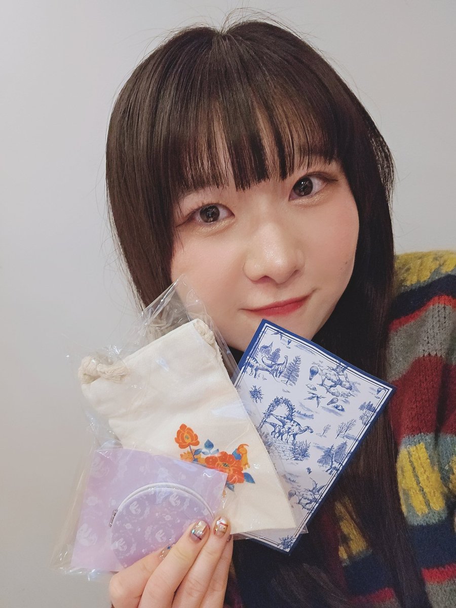 Tomone_Mayu's tweet photo. 恐竜大好きな私がときめいてしまった恐竜雑貨🦕💛

パッと見恐竜感がめちゃくちゃさりげないんだけど、よく見るとしっかり恐竜なところが最高に可愛いです🥰👏🏻

作家さんもとっても優しくて、いっぱいお話してくれて嬉しかったです🥺🫶🏻

ラプトルのデザインをぜひよろしくお願いします🙇🏻‍♀️‼️ https://t.co/aopktcUdiS